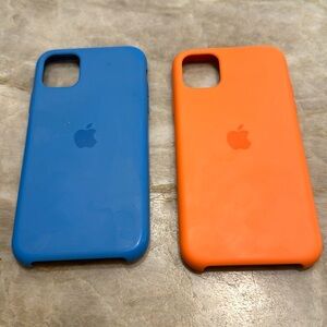 2 Apple iPhone 11 Silicone Cases
